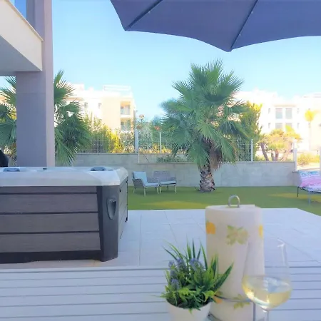 Apartment New Stunning Ground Floor With Jacuzzi Villamartin (Valencia)