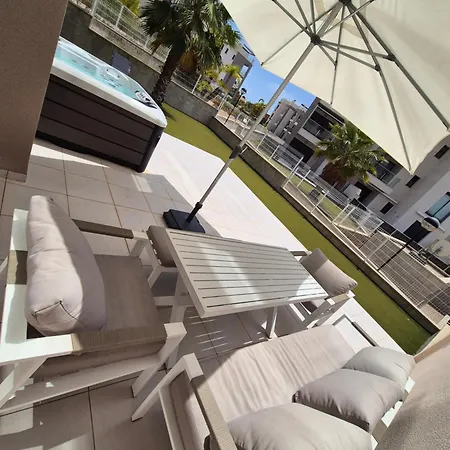 Apartment New Stunning Ground Floor With Jacuzzi Villamartin (Valencia)